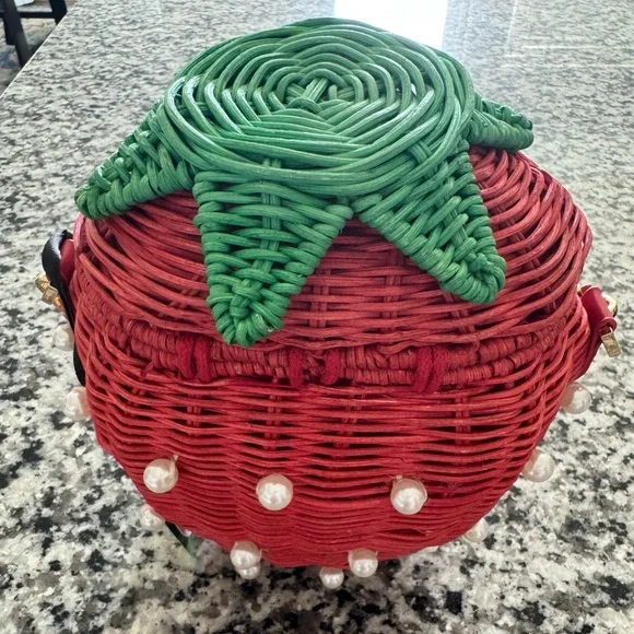 Ready to ship! BNWT Kate Spade Red Strawberry Bag - Picture 4 of 10